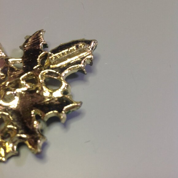 Gerry Jewelry Christmas Brooch Green Bough of Holly + Red Ribbon Bow - Picture 11 of 13